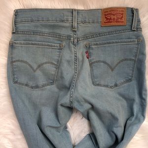 Levi’s super skinny light wash ankle crop jeans